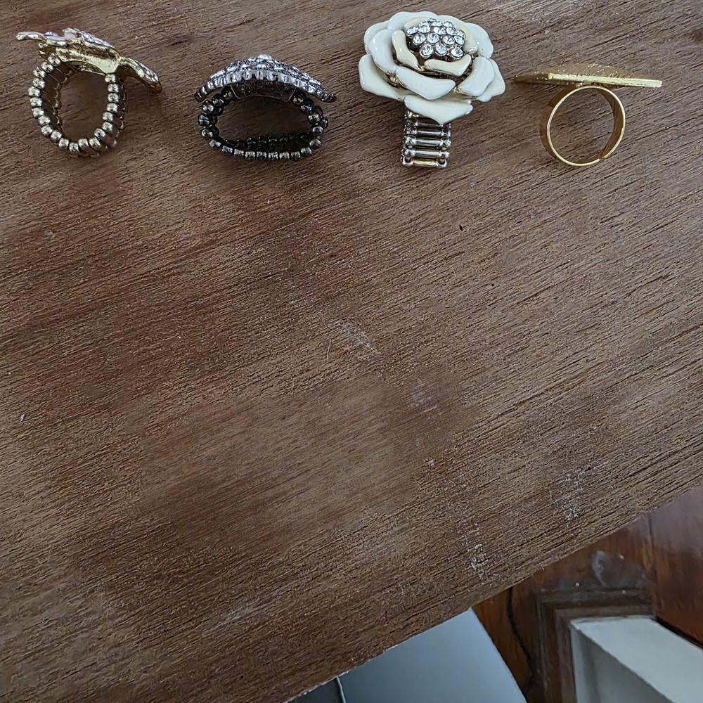 Elegant Gold and Cream Ring Set